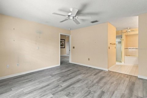 House in Tavares, Florida 3 bedrooms, 154.4 sq.m. № 2391536 - photo 14