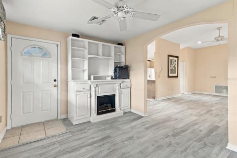 House in Tavares, Florida 3 bedrooms, 154.4 sq.m. № 2391536 - photo 6
