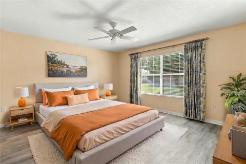 House in Tavares, Florida 3 bedrooms, 154.4 sq.m. № 2391536 - photo 13