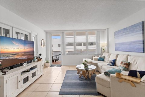 Copropriété à vendre à Hollywood, Floride: 2 chambres, 116.13 m2 № 2178777 - photo 20
