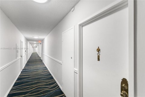 Copropriété à vendre à Hollywood, Floride: 2 chambres, 116.13 m2 № 2178777 - photo 7