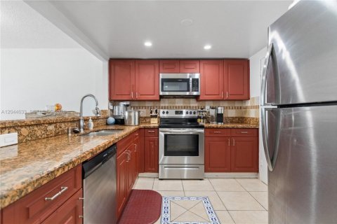 Copropriété à vendre à Hollywood, Floride: 2 chambres, 116.13 m2 № 2178777 - photo 10