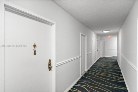 Copropriété à vendre à Hollywood, Floride: 2 chambres, 116.13 m2 № 2178777 - photo 6