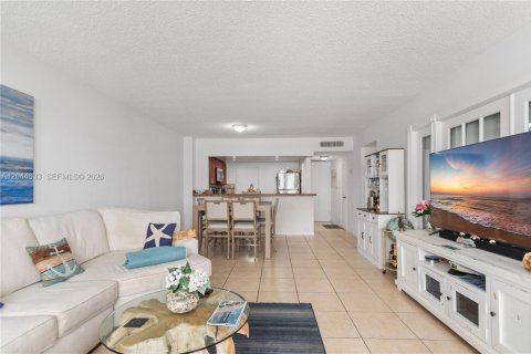 Copropriété à vendre à Hollywood, Floride: 2 chambres, 116.13 m2 № 2178777 - photo 22
