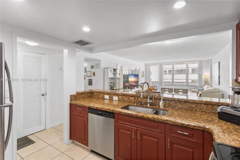 Copropriété à vendre à Hollywood, Floride: 2 chambres, 116.13 m2 № 2178777 - photo 14