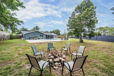 House in Clearwater, Florida 3 bedrooms, 152.55 sq.m. № 1843914 - photo 28