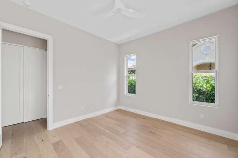 House in Wellington, Florida 3 bedrooms, 185.34 sq.m. № 787580 - photo 1