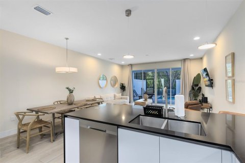 Adosado en venta en Clermont, Florida, 3 dormitorios, 172.05 m2 № 1390703 - foto 5