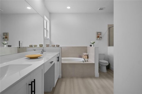House in Homestead, Florida 5 bedrooms, 269.88 sq.m. № 1777582 - photo 19