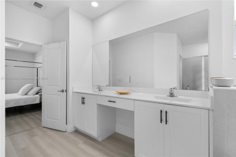 House in Homestead, Florida 5 bedrooms, 269.88 sq.m. № 1777582 - photo 22
