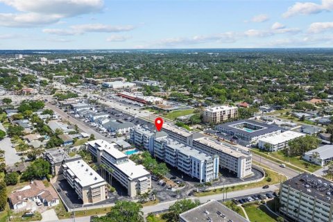 Condominio en venta en Belleair Bluffs, Florida, 2 dormitorios, 120.77 m2 № 1608697 - foto 30