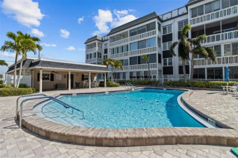 Condominio en venta en Belleair Bluffs, Florida, 2 dormitorios, 120.77 m2 № 1608697 - foto 29
