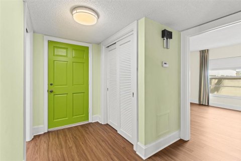 Condominio en venta en Belleair Bluffs, Florida, 2 dormitorios, 120.77 m2 № 1608697 - foto 9