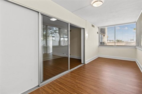Condominio en venta en Belleair Bluffs, Florida, 2 dormitorios, 120.77 m2 № 1608697 - foto 17