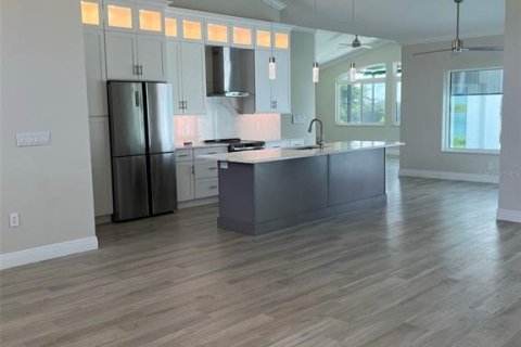 Casa en alquiler en Port Charlotte, Florida, 3 dormitorios, 195 m2 № 1816818 - foto 3