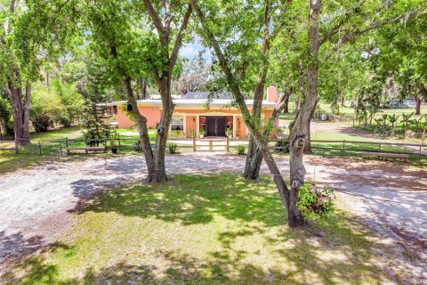 House in Odessa, Florida 4 bedrooms, 370.49 sq.m. № 1617998 - photo 3