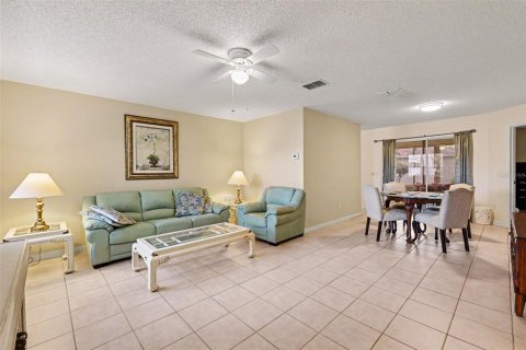 Villa ou maison à vendre à The Villages, Floride: 2 chambres, 106.65 m2 № 2222844 - photo 6