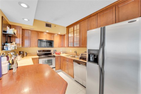 Condominio en venta en Hollywood, Florida, 2 dormitorios, 102.19 m2 № 2049963 - foto 2