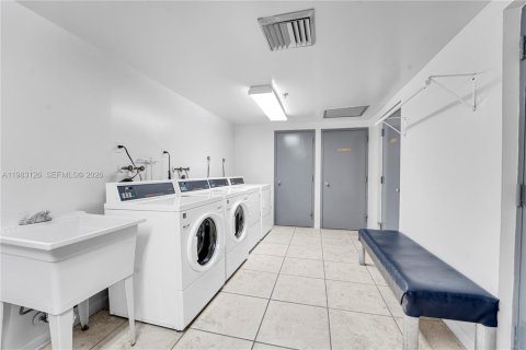 Condominio en venta en Hollywood, Florida, 2 dormitorios, 102.19 m2 № 2049963 - foto 21