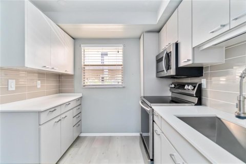 Condominio en alquiler en Sarasota, Florida, 1 dormitorio, 60.76 m2 № 1637819 - foto 17