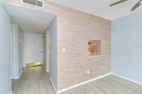 Condominio en alquiler en Sarasota, Florida, 1 dormitorio, 60.76 m2 № 1637819 - foto 9