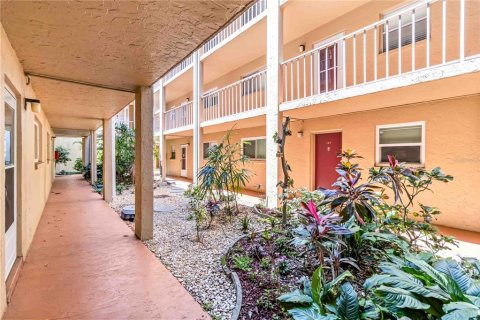 Condominio en alquiler en Sarasota, Florida, 1 dormitorio, 60.76 m2 № 1637819 - foto 4
