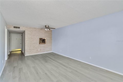Condominio en alquiler en Sarasota, Florida, 1 dormitorio, 60.76 m2 № 1637819 - foto 13