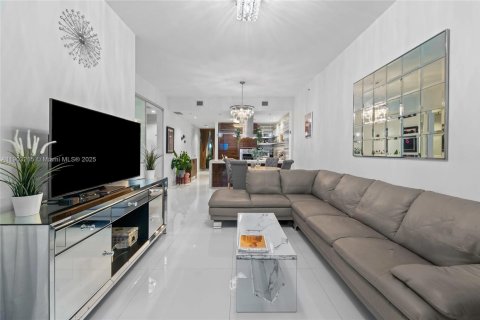 Купить кондоминиум в Майами, Флорида 2 спальни, 139.17м2, № 1955541 - фото 12