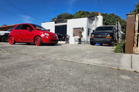 Villa ou maison à Miami, Floride 2 chambres, 193.61 m2 № 2071140