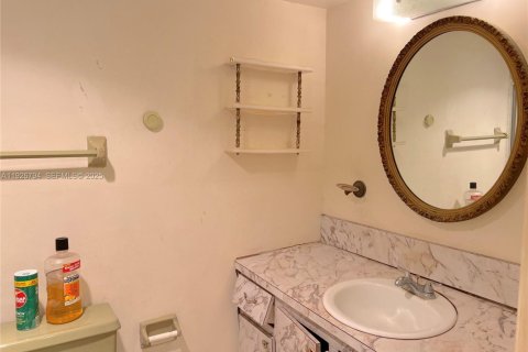 Condominio en venta en Miami, Florida, 1 dormitorio, 76.46 m2 № 1990627 - foto 12