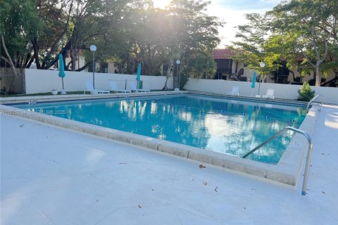 Condominio en venta en Miami, Florida, 1 dormitorio, 76.46 m2 № 1990627 - foto 15