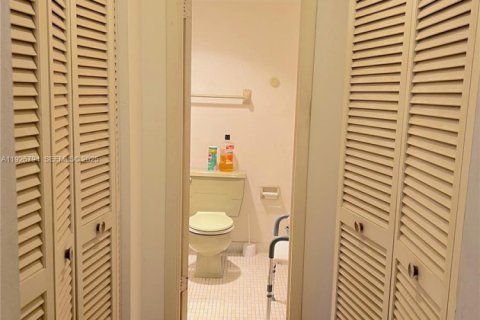 Condominio en venta en Miami, Florida, 1 dormitorio, 76.46 m2 № 1990627 - foto 11