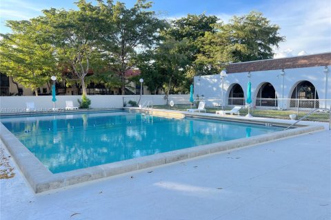 Condominio en venta en Miami, Florida, 1 dormitorio, 76.46 m2 № 1990627 - foto 16