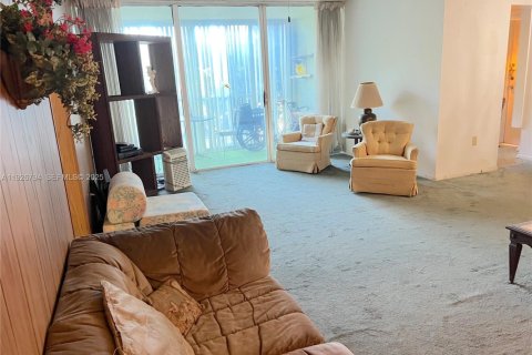 Condominio en venta en Miami, Florida, 1 dormitorio, 76.46 m2 № 1990627 - foto 4