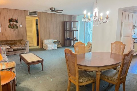 Condominio en venta en Miami, Florida, 1 dormitorio, 76.46 m2 № 1990627 - foto 1