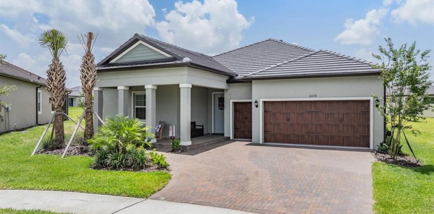 House in San Antonio, Florida 3 bedrooms, 218.32 sq.m. № 1787600