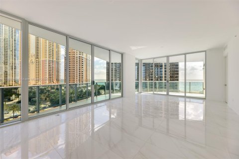 Condo in Sunny Isles Beach, Florida, 2 bedrooms in AURORA  № 1897754 - photo 2