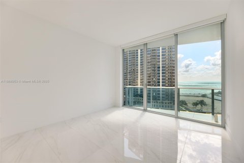 Condo in Sunny Isles Beach, Florida, 2 bedrooms in AURORA  № 1897754 - photo 7