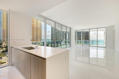 Condo in Sunny Isles Beach, Florida, 2 bedrooms in AURORA  № 1897754 - photo 3