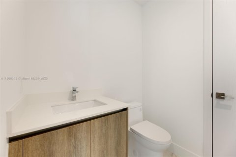 Condo in Sunny Isles Beach, Florida, 2 bedrooms in AURORA  № 1897754 - photo 11