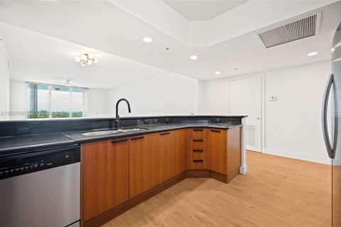 Copropriété à louer à North Miami, Floride: 3 chambres, 190.26 m2 № 2085744 - photo 17