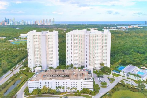 Condo à North Miami, Floride, 3 chambres  № 2085744
