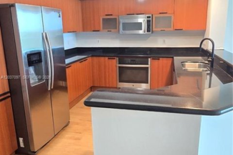 Copropriété à louer à North Miami, Floride: 3 chambres, 190.26 m2 № 2085744 - photo 18