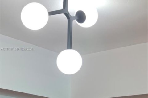 Copropriété à louer à North Miami, Floride: 3 chambres, 190.26 m2 № 2085744 - photo 20