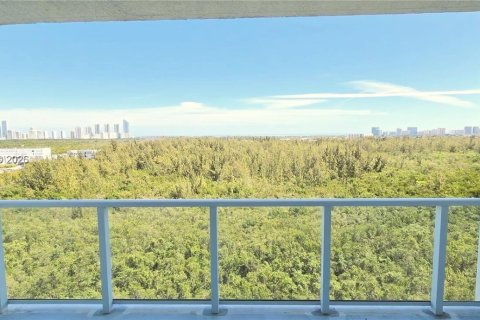 Copropriété à louer à North Miami, Floride: 3 chambres, 190.26 m2 № 2085744 - photo 8