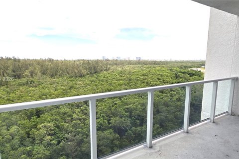 Copropriété à louer à North Miami, Floride: 3 chambres, 190.26 m2 № 2085744 - photo 9
