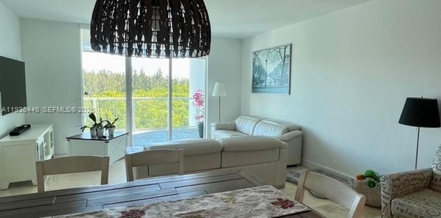 Condo à North Miami, Floride, 2 chambres № 2088548