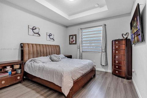 Townhouse in Miami, Florida 3 bedrooms, 133.87 sq.m. № 2076250 - photo 8