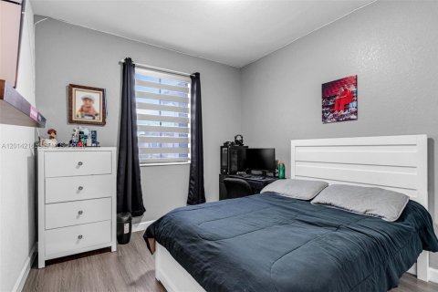 Townhouse in Miami, Florida 3 bedrooms, 133.87 sq.m. № 2076250 - photo 13