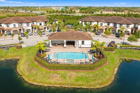 Adosado en alquiler en Hialeah, Florida, 3 dormitorios, 158.58 m2 № 1950977 - foto 11